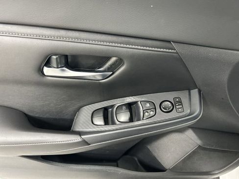 Used 2020 Nissan Sentra S image 11