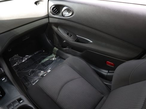 Used 2024 Nissan Z Sport w/ Floor Mat Package RWD image 21