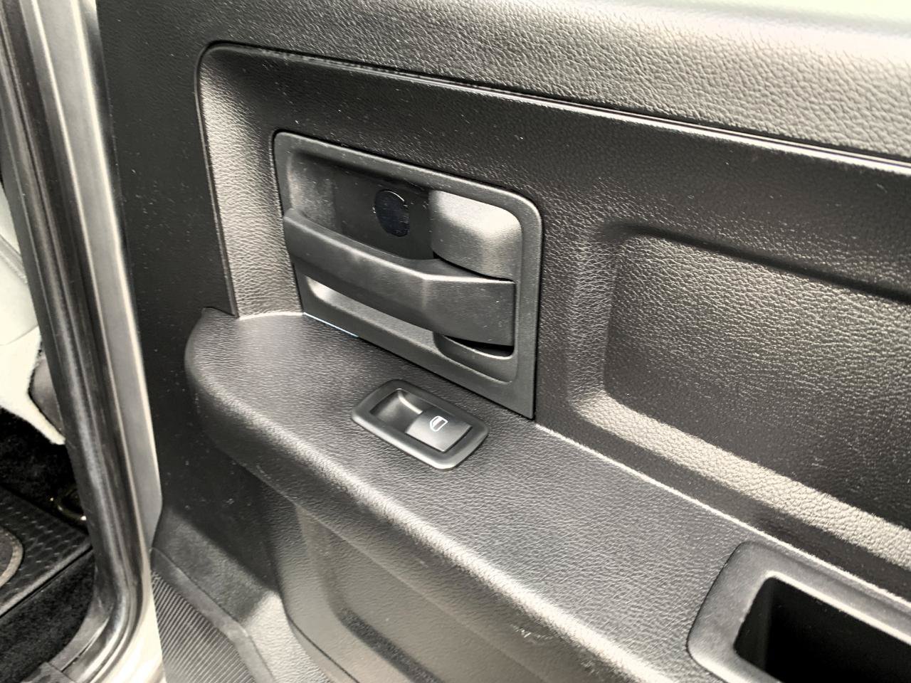 Used 2013 RAM 1500 Express AWD/4WD image 30