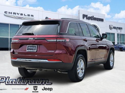 Used 2025 Jeep Grand Cherokee Laredo X w/ Luxury Tech Group I image 5