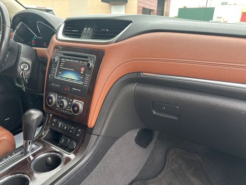 Used 2017 Chevrolet Traverse LT AWD/4WD image 10