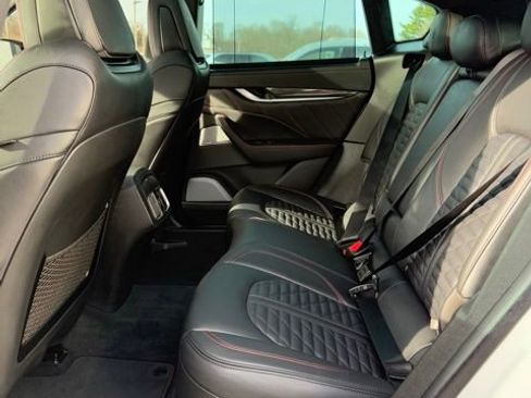Used 2022 Maserati Levante Trofeo image 25