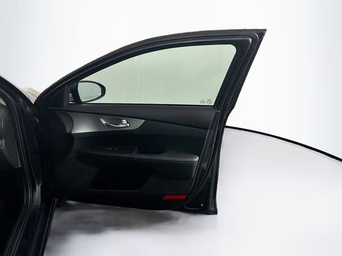 Used 2023 Kia Forte LXS image 29