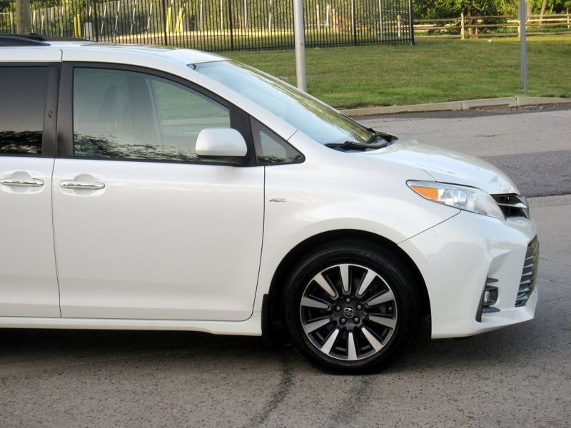 Used 2019 Toyota Sienna XLE w/ XLE Navigation Package AWD/4WD image 10