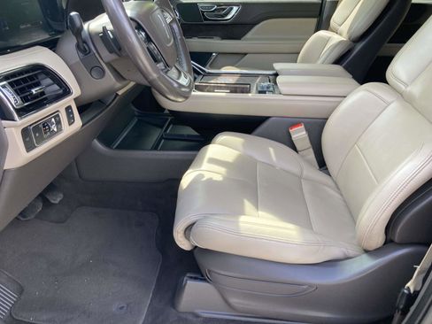 Used 2022 Lincoln Navigator L 4WD image 22
