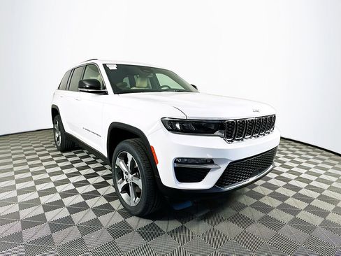 New 2025 Jeep Grand Cherokee Limited image 2