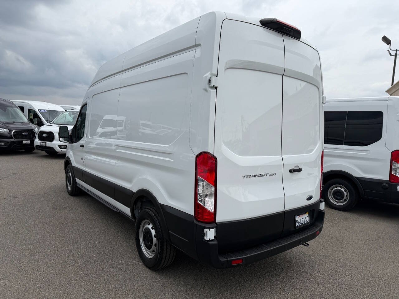 Used 2023 Ford Transit 250 148 High Roof RWD image 9
