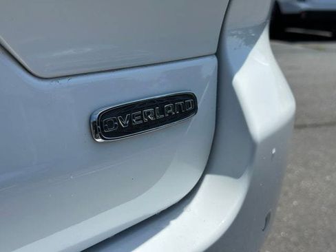 Used 2023 Jeep Grand Cherokee Overland w/ Luxury Tech Group IV AWD/4WD image 21