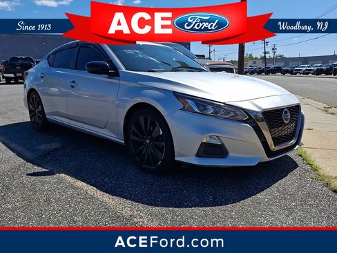 Used 2019 Nissan Altima 2.5 SR FWD image 1