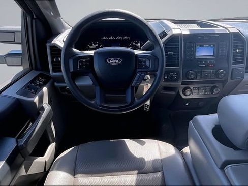 Used 2022 Ford F250 XL w/ Power Equipment Group AWD/4WD image 5