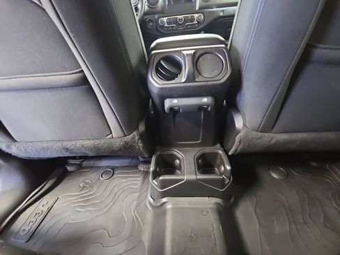 Used 2019 Jeep Wrangler Unlimited Sport S AWD/4WD image 30