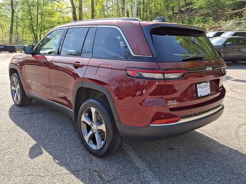 Certified 2023 Jeep Grand Cherokee Limited AWD/4WD image 5