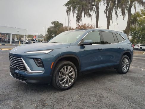 Used 2025 Buick Enclave Preferred image 8