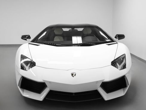 Used 2014 Lamborghini Aventador LP 700-4 image 18