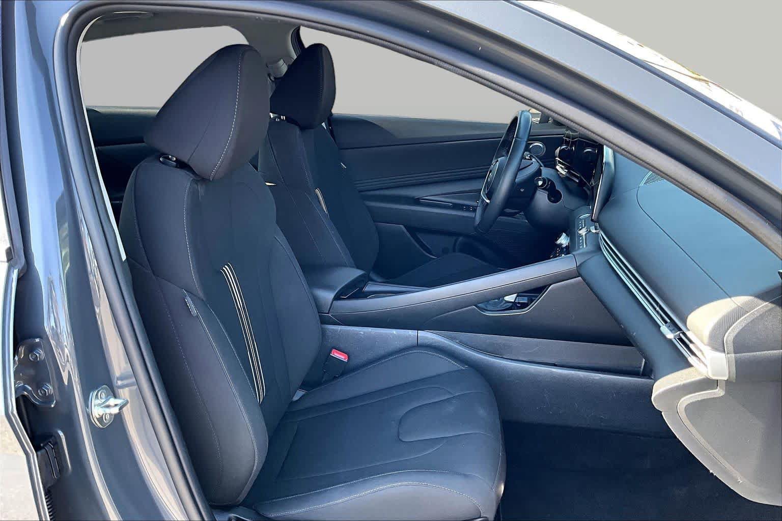 Used 2024 Hyundai Elantra SEL w/ Convenience Package FWD image 8
