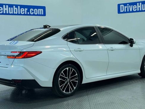 Used 2025 Toyota Camry XLE FWD image 8