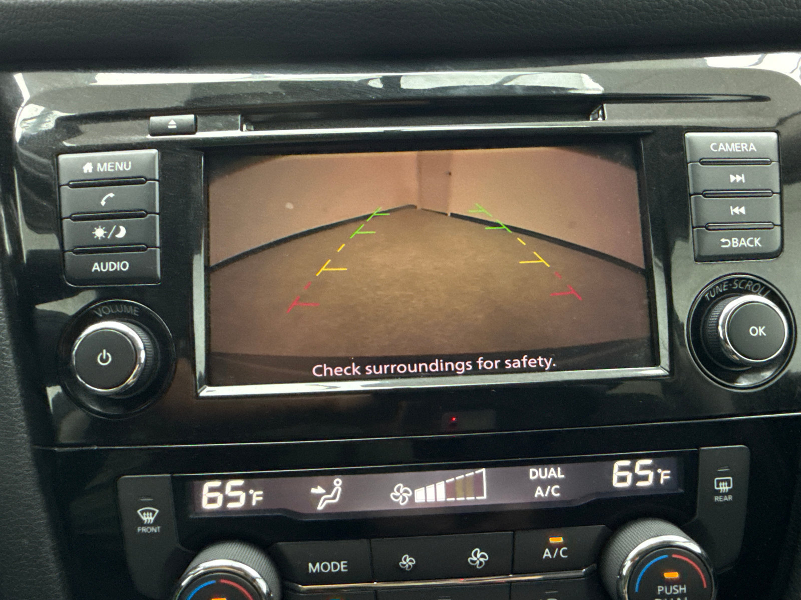 Used 2018 Nissan Rogue SV AWD/4WD image 24