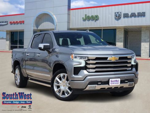 Used 2024 Chevrolet Silverado 1500 High Country w/ High Country Premium Package AWD/4WD image 1