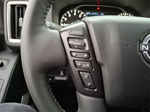 Used 2025 Nissan Frontier SV w/ SV Convenience Package image 22