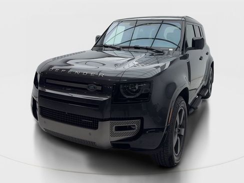 Used 2022 Land Rover Defender 110 X-Dynamic SE AWD/4WD image 4