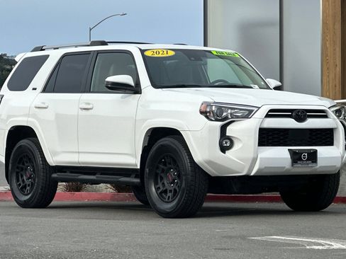 Used 2021 Toyota 4Runner SR5 image 9