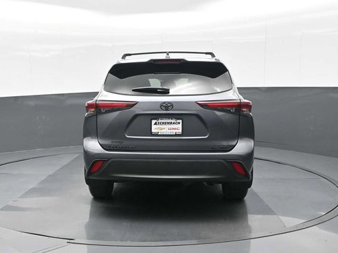 Used 2024 Toyota Highlander XLE image 8