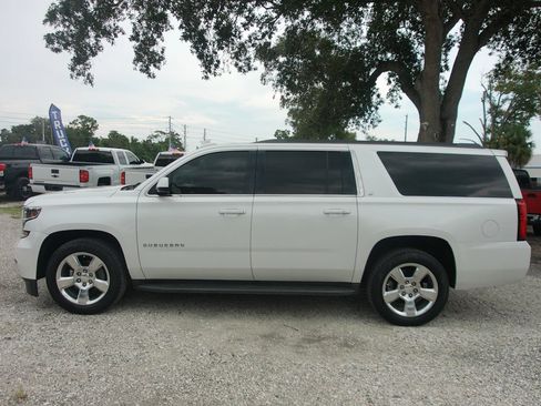 Used 2016 Chevrolet Suburban LT w/ Luxury Package RWD image 9