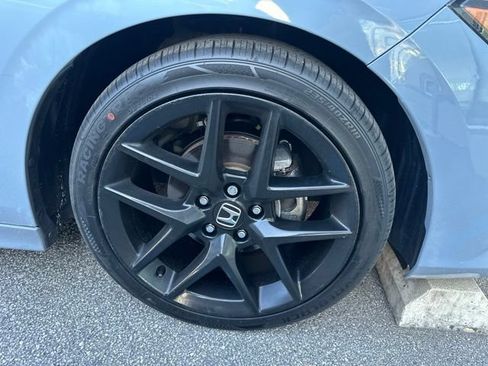 Used 2023 Honda Civic Sport image 3