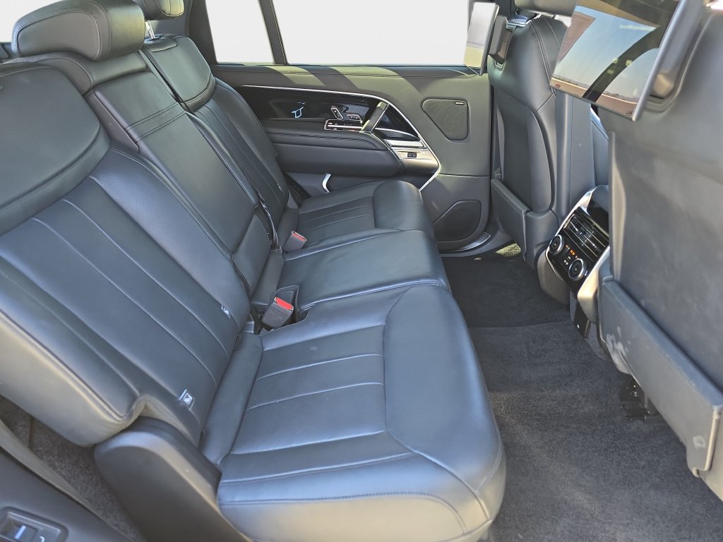 Used 2023 Land Rover Range Rover Long Wheelbase SE AWD/4WD image 11