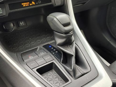 Used 2019 Toyota RAV4 LE w/ Carpet Mat Package FWD image 30