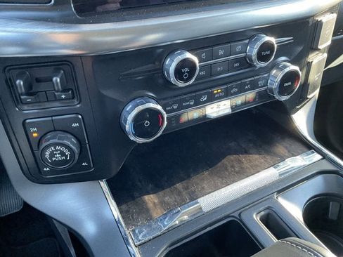 Used 2022 Ford F150 Lariat image 11