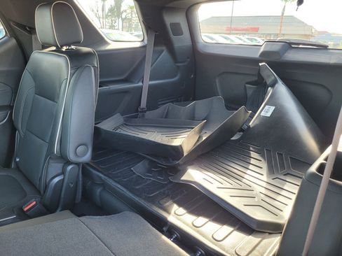 Used 2023 Chevrolet Traverse Premier w/ Redline Edition image 12