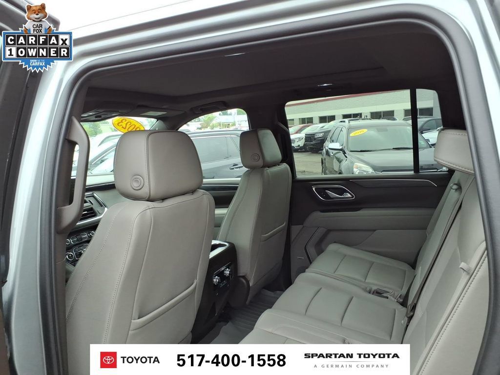 Used 2023 GMC Yukon XL SLT AWD/4WD image 12