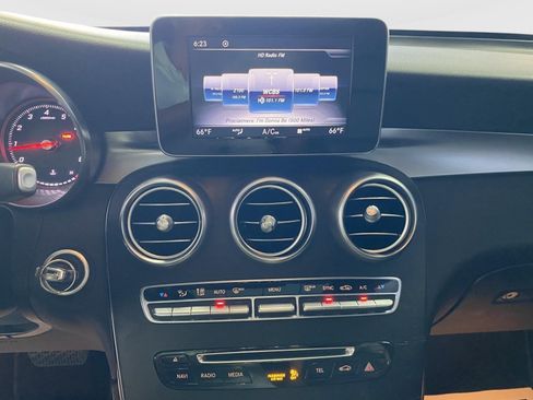 Used 2018 Mercedes-Benz GLC 300 4MATIC image 25