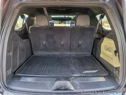 Used 2021 Chevrolet Suburban RST w/ Luxury Package image 32