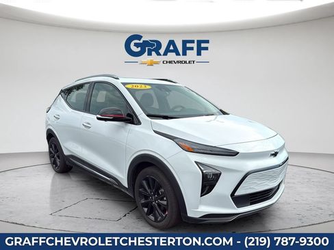 Used 2023 Chevrolet Bolt EUV Premier w/ Sun & Sound Package FWD image 16