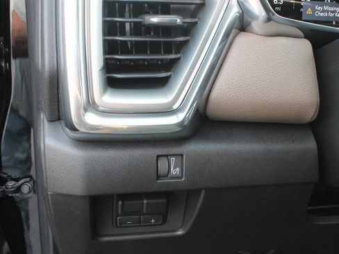 New 2026 GMC Canyon Denali w/ LPO, Denali Black Edition image 21