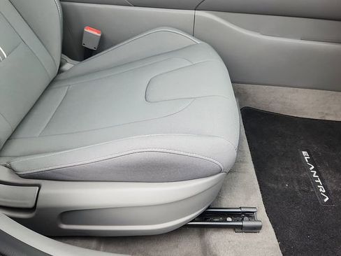 Certified 2023 Hyundai Elantra SEL w/ Convenience Package FWD image 32