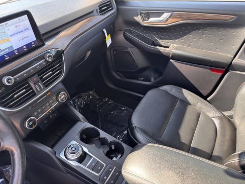 Used 2020 Ford Escape Titanium AWD/4WD image 17