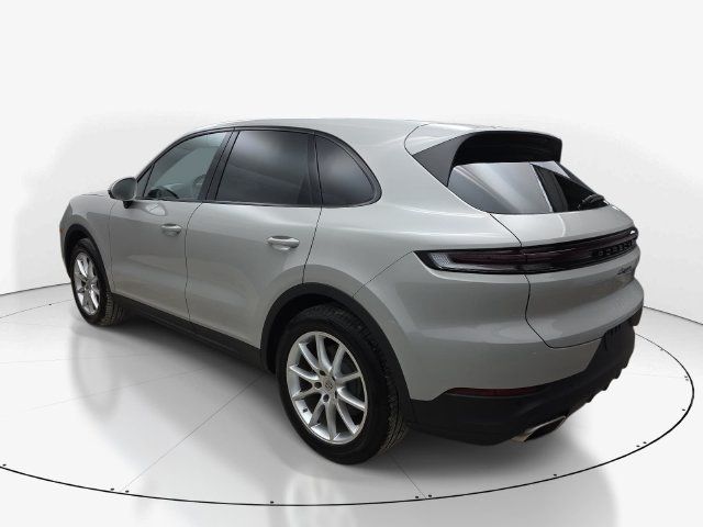 Used 2024 Porsche Cayenne AWD/4WD image 6