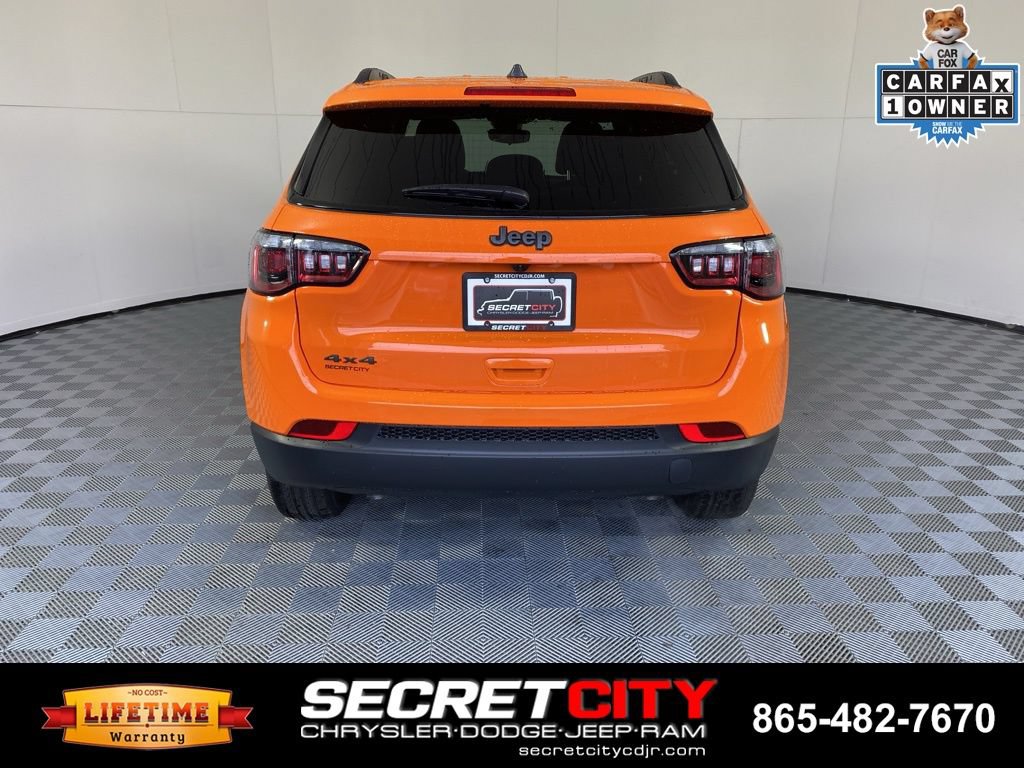Used 2026 Jeep Compass Latitude AWD/4WD image 6