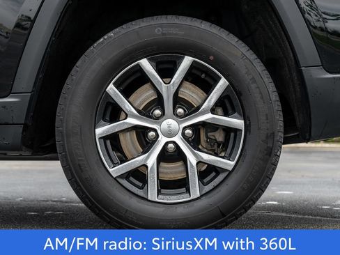 Used 2023 Jeep Grand Cherokee L Limited AWD/4WD image 9