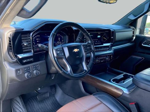 Used 2024 Chevrolet Silverado 2500 High Country w/ Technology Package AWD/4WD image 18