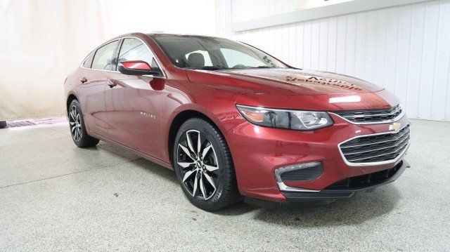 Used 2017 Chevrolet Malibu LT w/ Leather Package FWD image 5