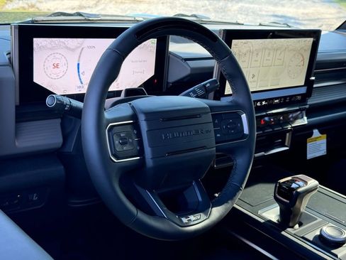 New 2025 GMC Hummer EV 2X image 18