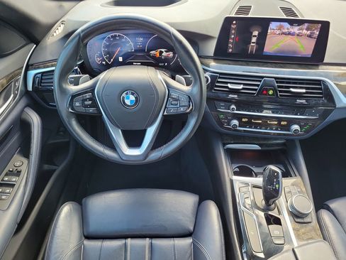 Used 2019 BMW 540i w/ Executive Package image 15