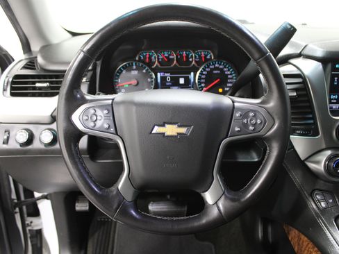 Used 2018 Chevrolet Suburban Premier image 10