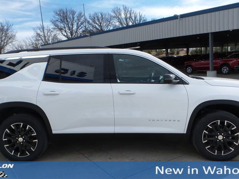 New 2026 Chevrolet Traverse LT image 6