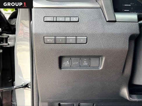 Used 2024 Lexus GX 550 w/ Accessory Package (Z1) AWD/4WD image 33
