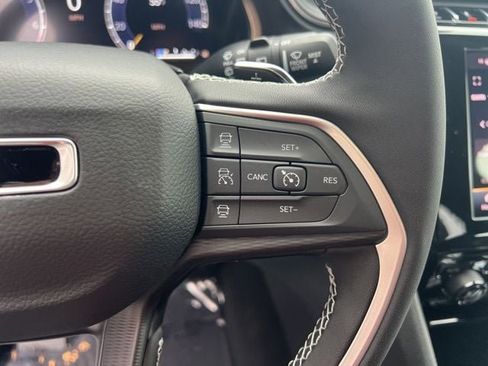 New 2025 Jeep Grand Cherokee L Altitude image 11